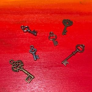 Custom key pendant necklace (with chain)